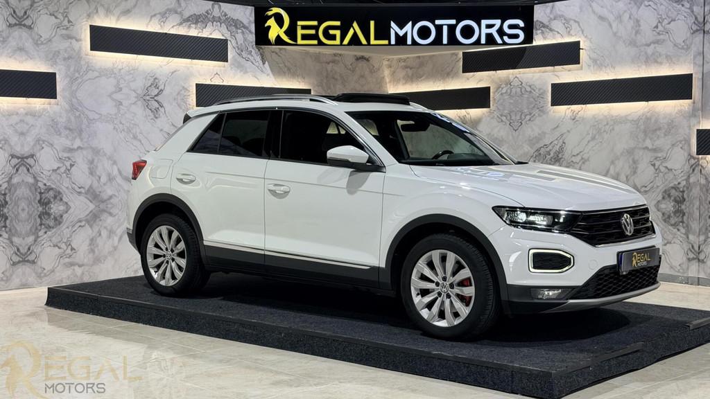 Volkswagen T-Roc 1.5 TSI Sport | PANO| ACC| Lane Ass.| Zwart, Euro 6, 4 cilinders, 150 pk, Wit