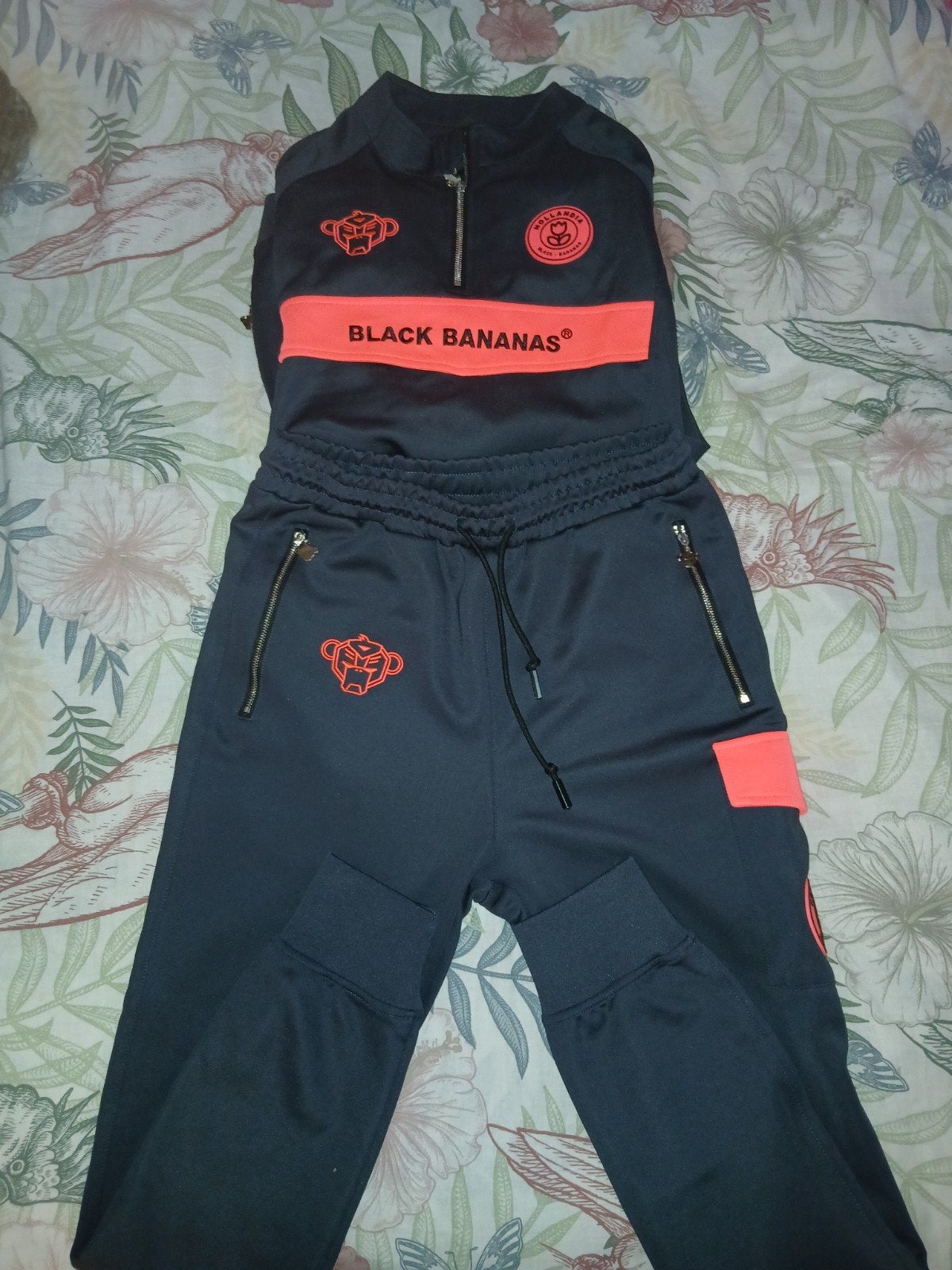 Black Bananas Trainingspak - Donkerblauw met Oranje, Kleding | Heren, Blauw, Overige jeansmaten, Ophalen of Verzenden, Zo goed als nieuw