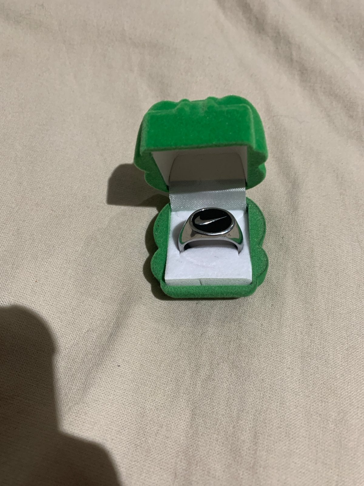 Nike ring met zwarte inleg, Ophalen, 18 tot 19, Gebruikt, IJzer of Staal