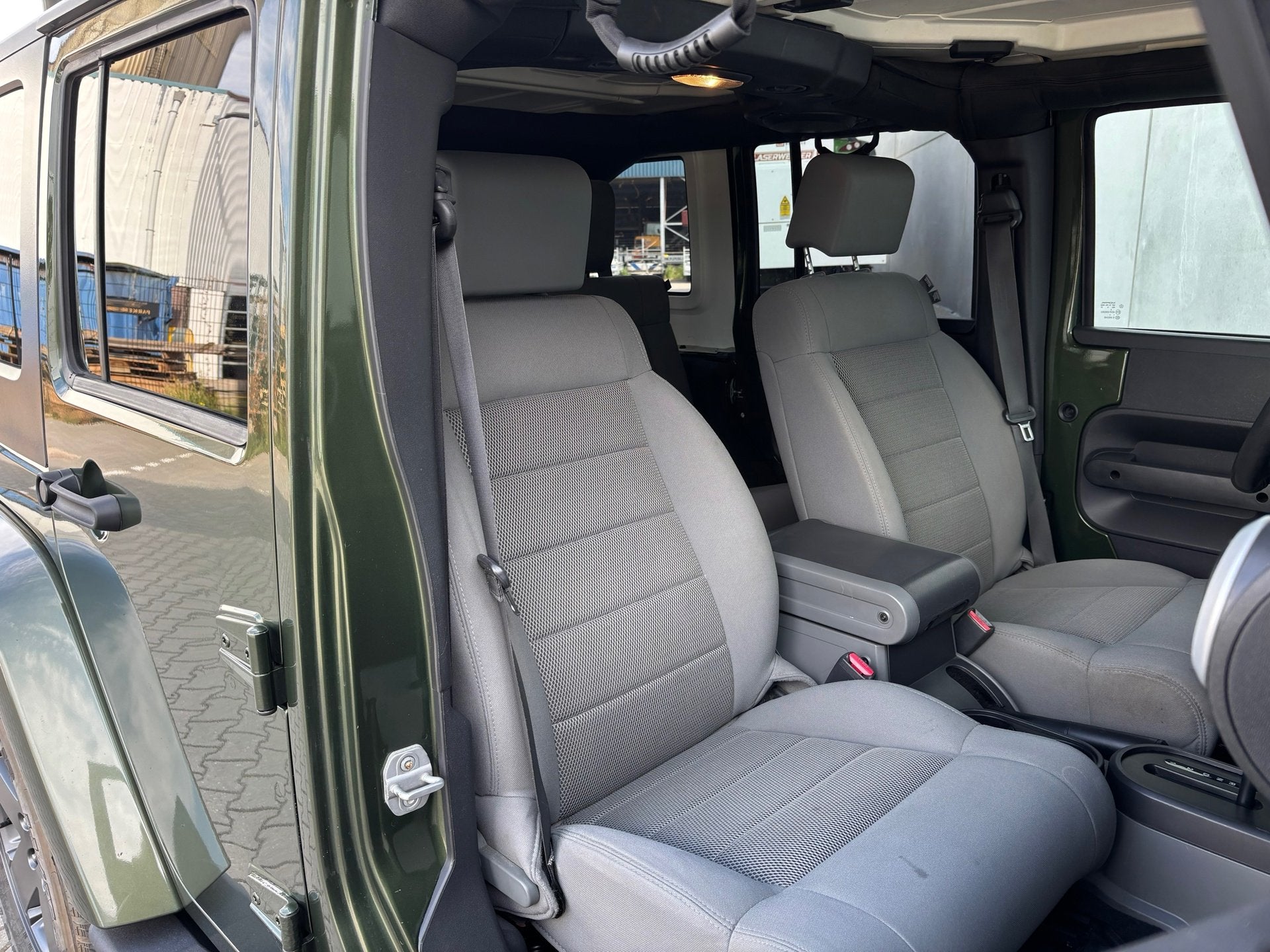 Jeep Wrangler Unlimited 3.8 Sahara, Auto's, Jeep, Stof, Gebruikt, Zwart, Vierwielaandrijving