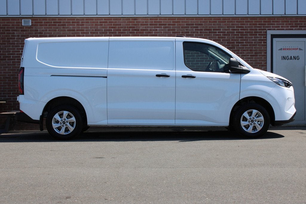 Ford E-Transit Cust. 340 L2H1 Trend 71 kWh |TREKHAAK|STUUR+S, Automaat, 12 maanden, Gebruikt, Zwart