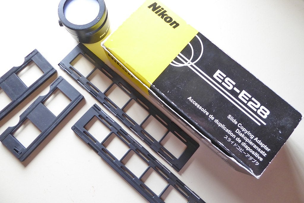 NIKON ES-E28 DIA KOPIEER ADAPTER  plus NIKON Coolpix 995, Ophalen of Verzenden, Gebruikt, Nikon, Geen optische zoom