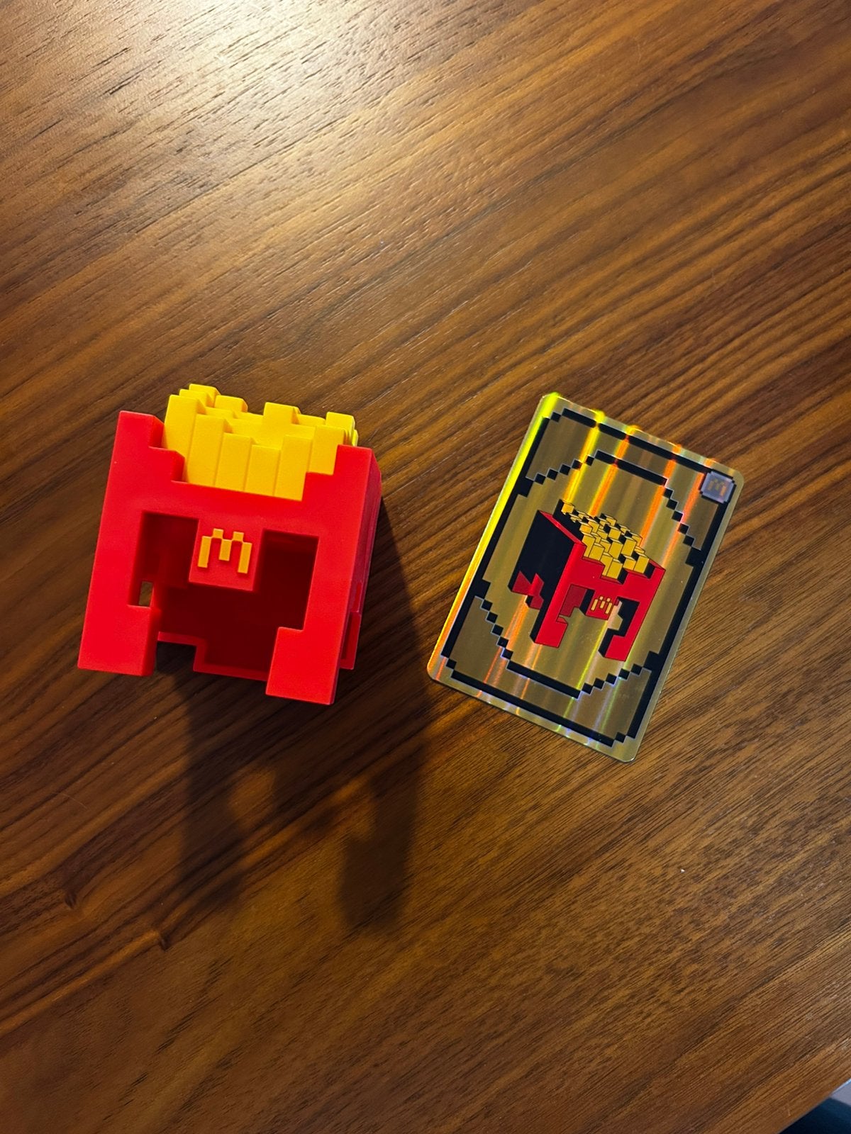 McDonald’s Minecraft collab | Grimace Egg Toy met skin code, 3 spelers of meer, Ophalen of Verzenden, Nieuw, Vanaf 7 jaar
