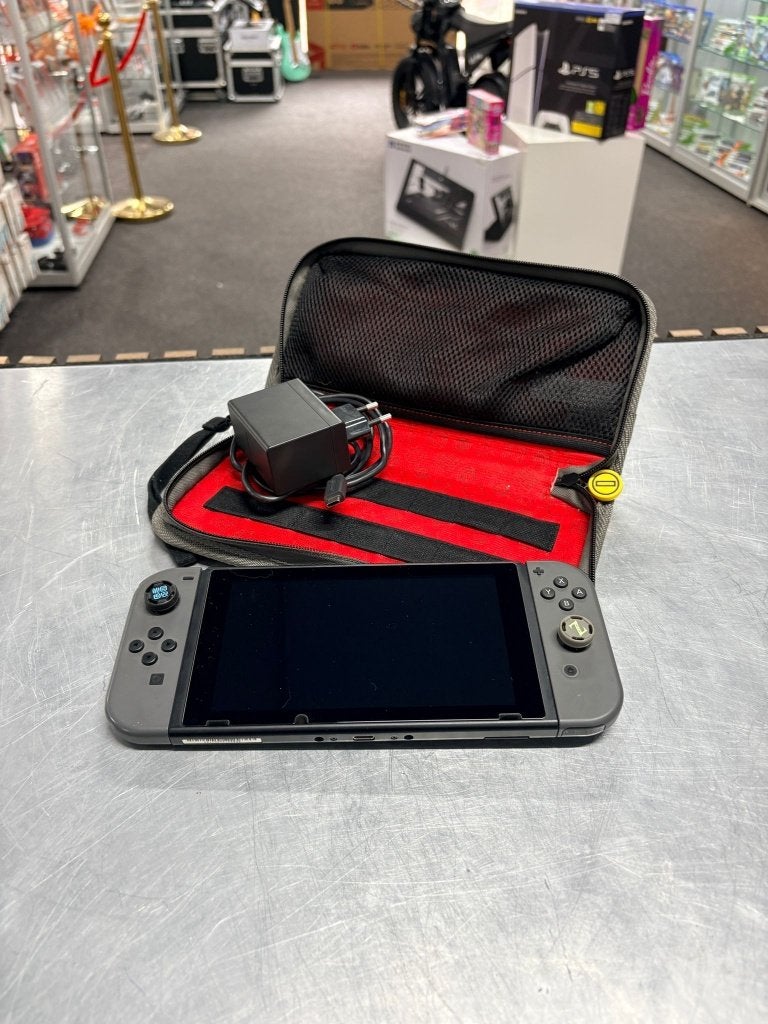 Nintendo Switch Grijs Diablo versie alleen met oplader, ., 1 speler, Ophalen of Verzenden, Zo goed als nieuw