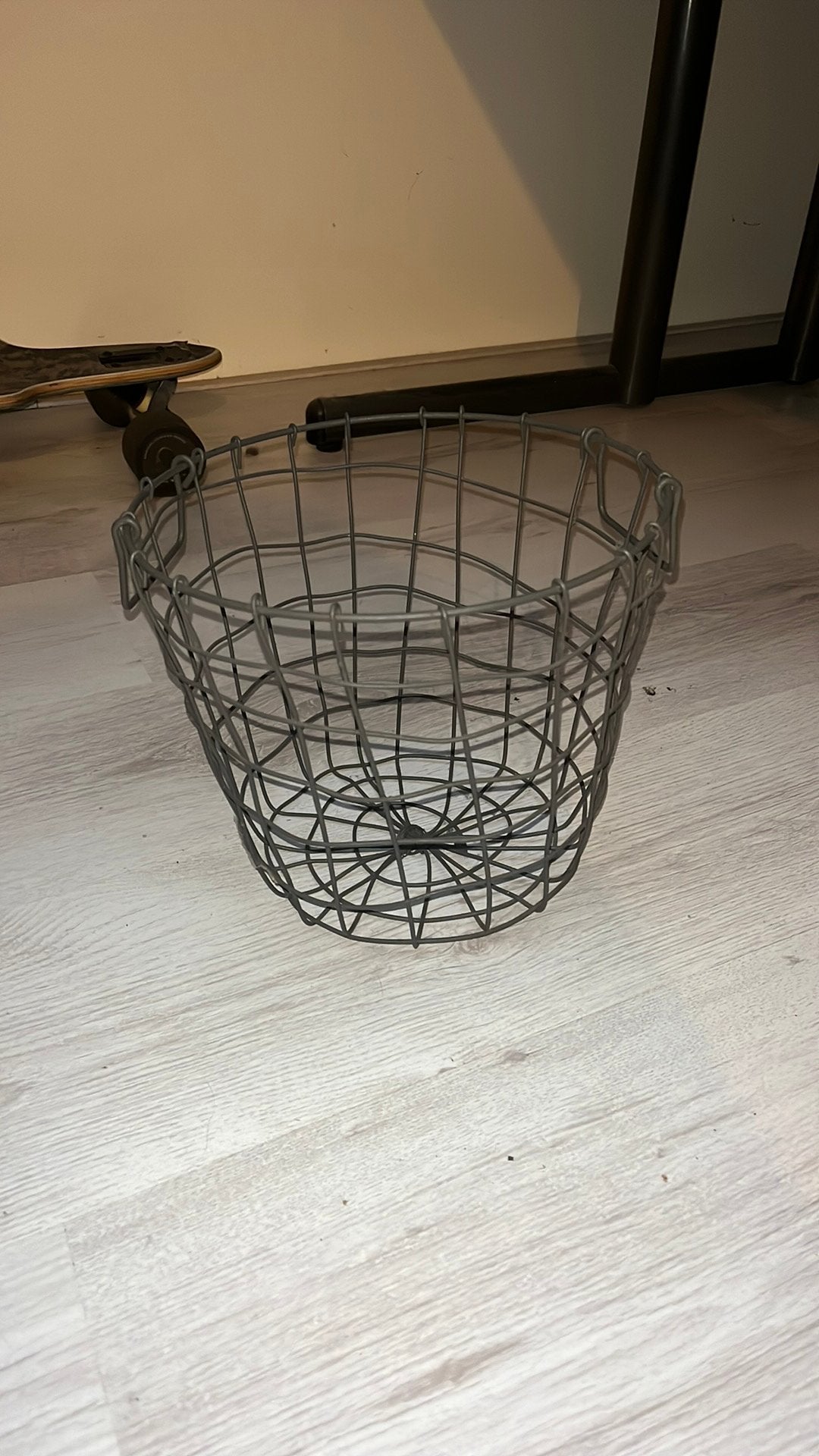 Klein metalen mandje, Ophalen, Zo goed als nieuw, Rond, Overige materialen