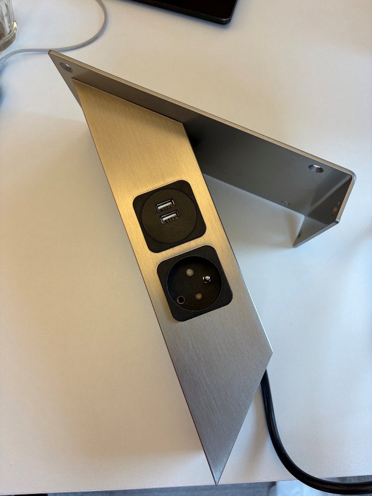 2x Doeco V70 Bladsteunen met Stopcontact en USB, Minder dan 50 cm, Nieuw, Ophalen of Verzenden, Minder dan 25 cm