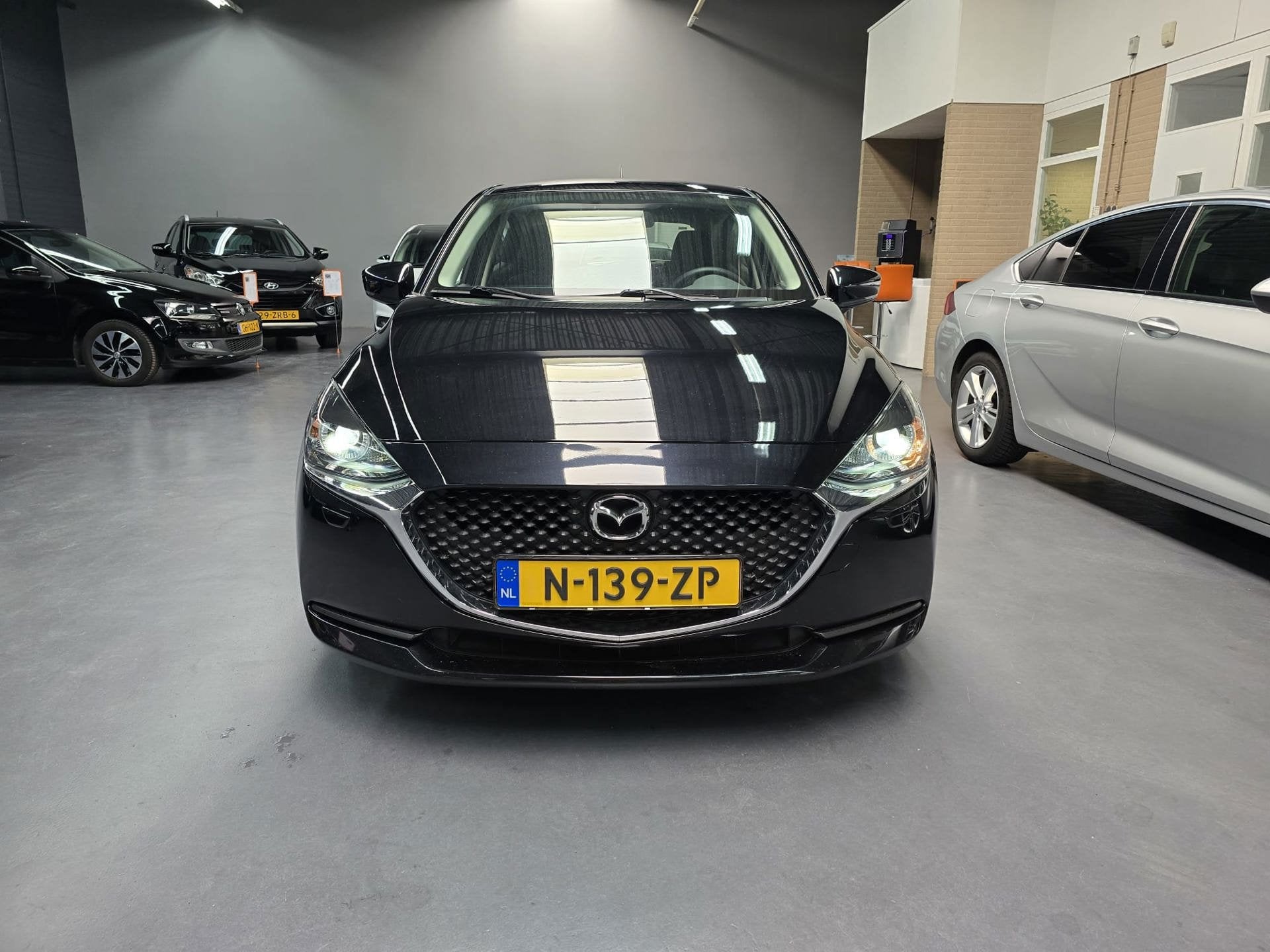 Mazda 2 1.5 Skyactiv-G LED KEYLESS NAVI NAP NL AUTO, Auto's, Voorwielaandrijving, Euro 6, 4 cilinders, Origineel Nederlands