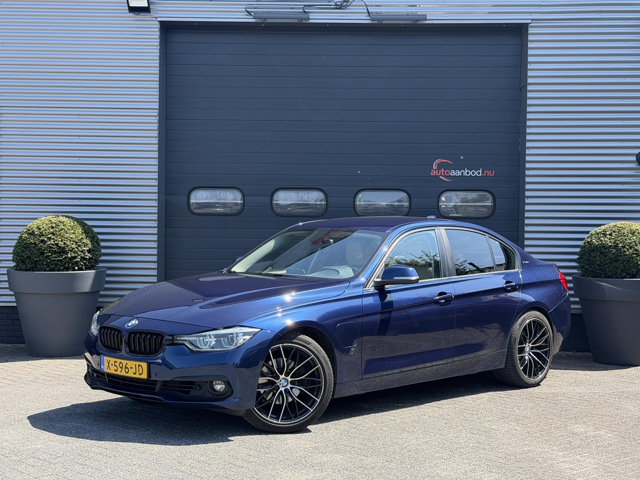 BMW 3-serie 330e High Executive SOH 91,3% | Navigatie | Lede, Automaat, Achterwielaandrijving, Gebruikt, 252 pk