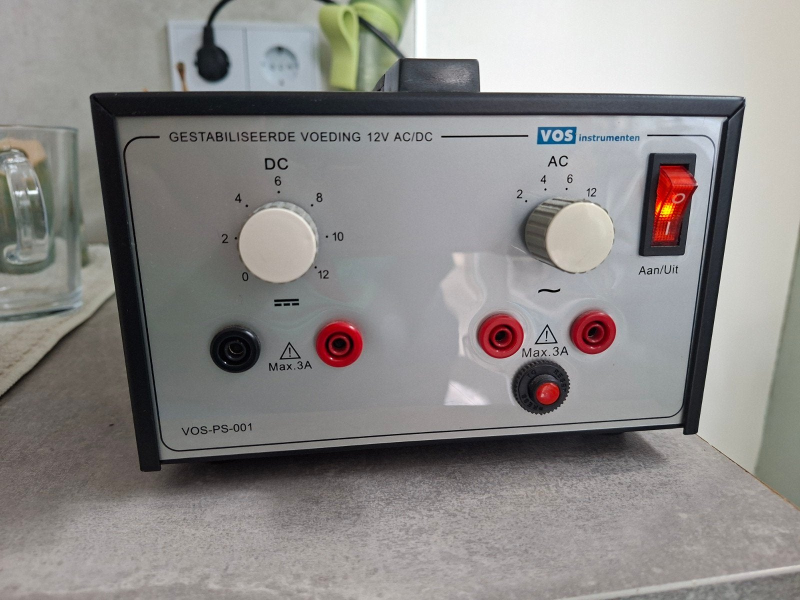 VOS Instrumenten Gestabiliseerde Voeding 12V AC/DC, Ophalen, Gebruikt