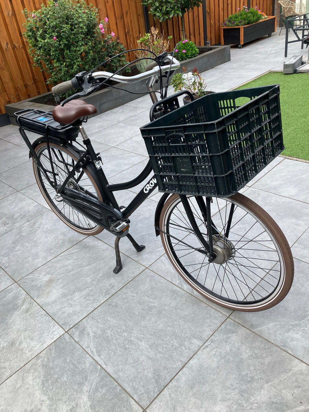 Crown elektrische fiets met voordrager en mand, Gebruikt, 51 tot 55 cm, 50 km per accu of meer, Ophalen