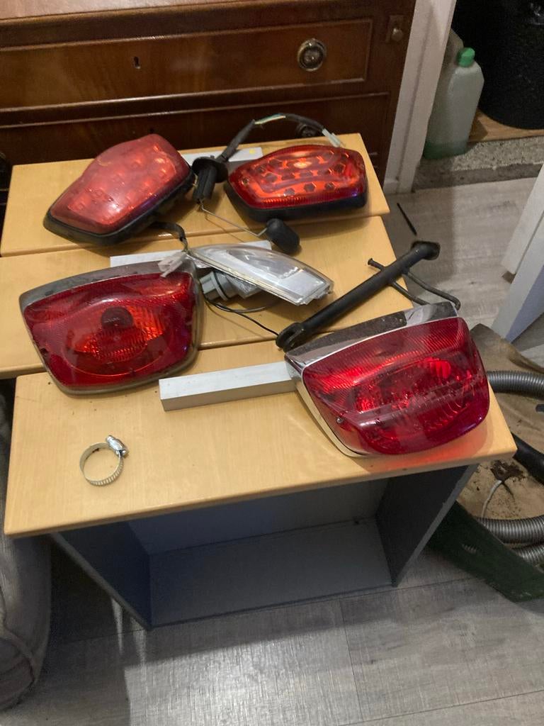 Scooter onderdelen: achterlichten, hendels en meer, Ophalen of Verzenden, Gebruikt, Overige typen