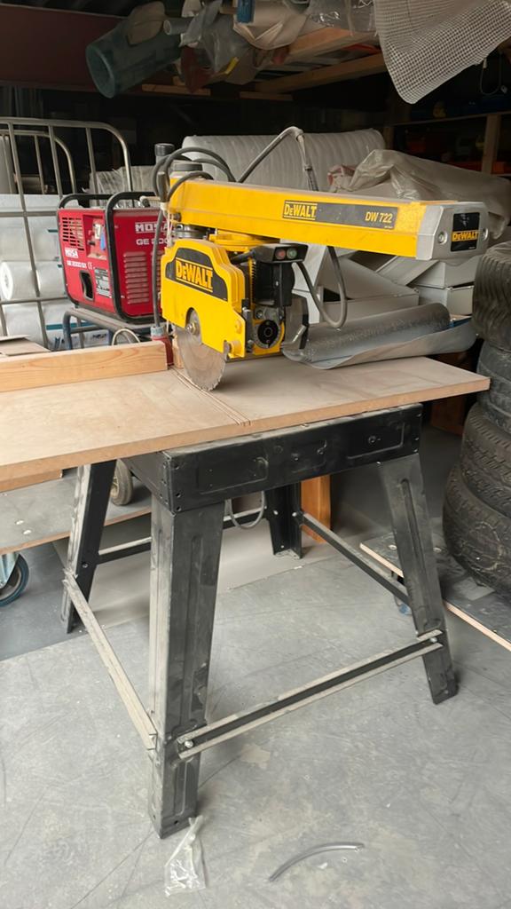 DeWalt DW722 Radiaalzaagmachine / in werktafel 380V, Cirkelzaag, 70 mm of meer, Ophalen of Verzenden, Zo goed als nieuw