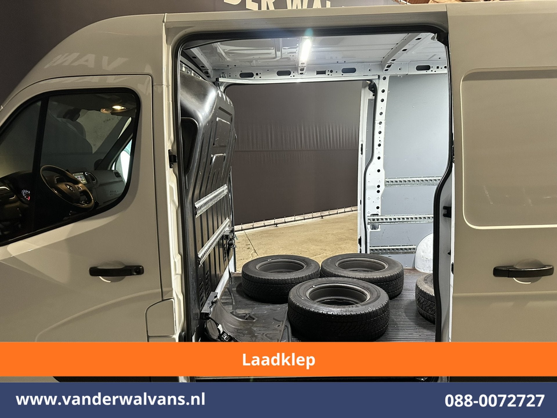 Renault Master 2.3 dCi 150pk L2H2 Euro6 Airco | Laadklep | 2, Stof, Gebruikt, 150 pk, Renault