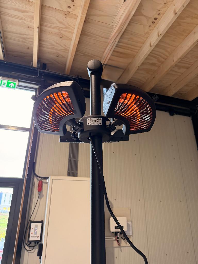 Nieuwe elektrische parasol heater – sample 2400W, Elektrisch, Parasol, Nieuw, Ophalen of Verzenden