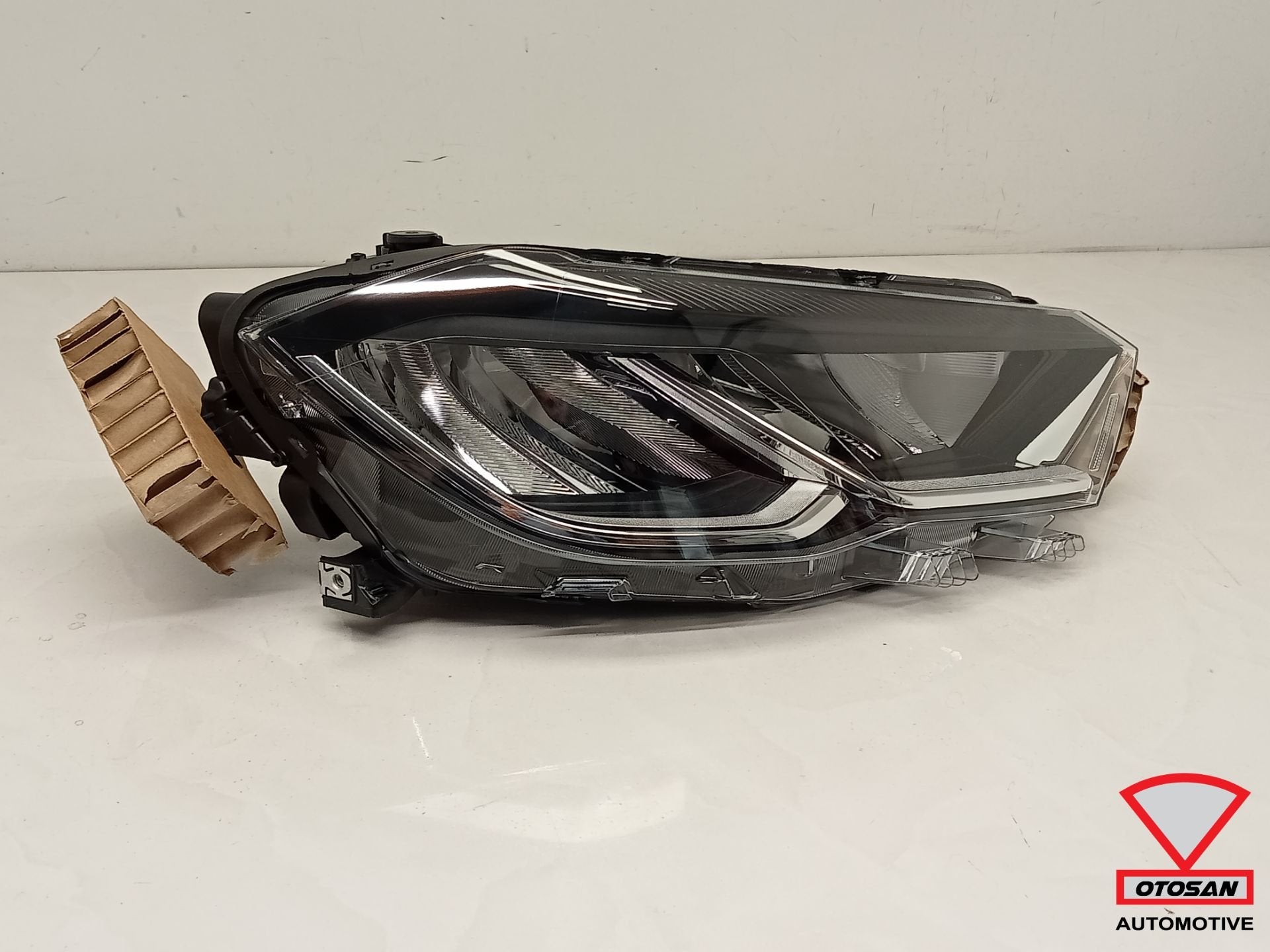 VW Polo VIII 2G Facelift 2021+ LED Koplamp Rechts Nieuw 2G19, Gebruikt, Volkswagen, Volkswagen AG, Berliner Ring 2
38440  Wolfsburg, DE