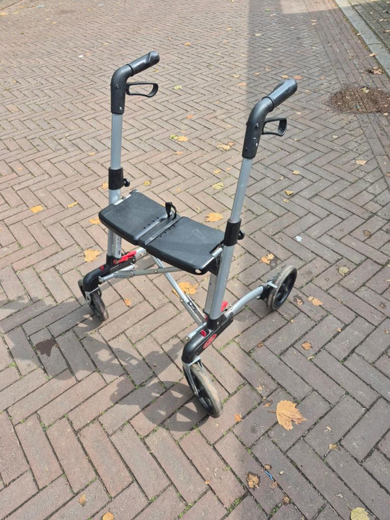 Rollator merk Excel z.g.a.n., Ophalen, Zo goed als nieuw