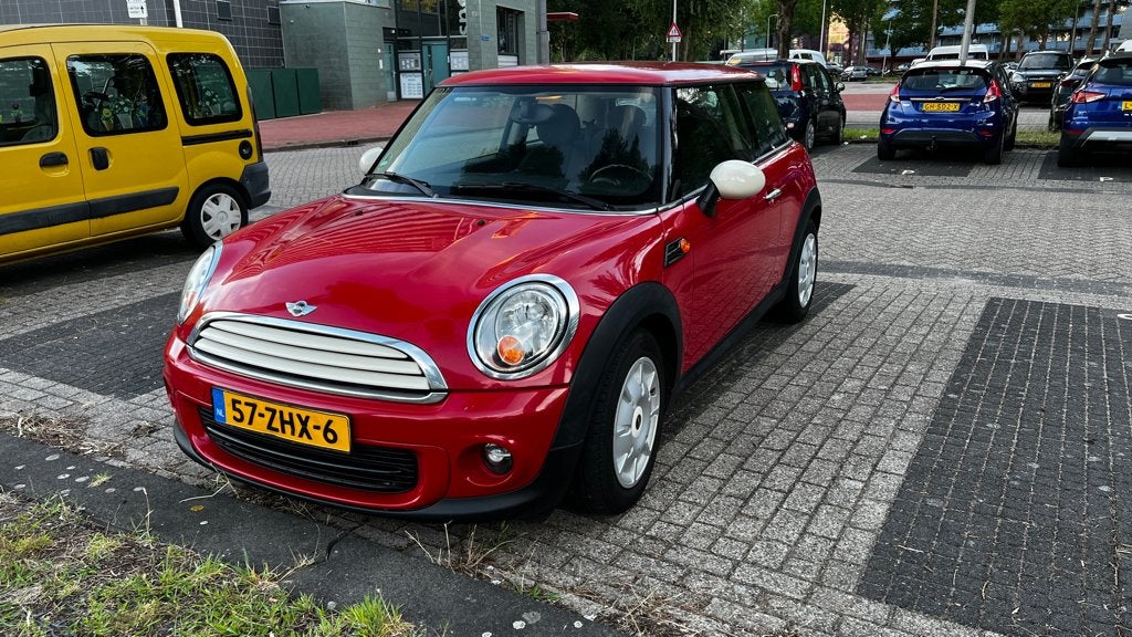 Mini 1.6 ONE 55KW 2012 Rood, Voorwielaandrijving, 4 cilinders, 4 stoelen, 1055 kg