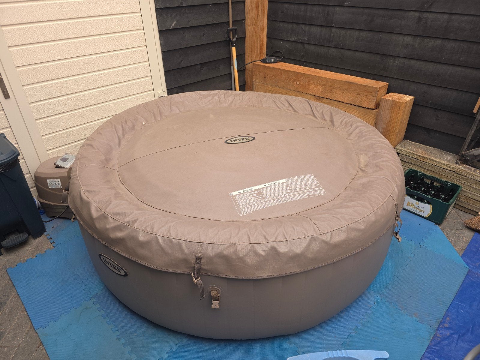 Intex PureSpa Opblaasbare Jacuzzi met Pomp en Afdekzeil, Ophalen, Gebruikt, Afdekzeil, Opblaasbaar