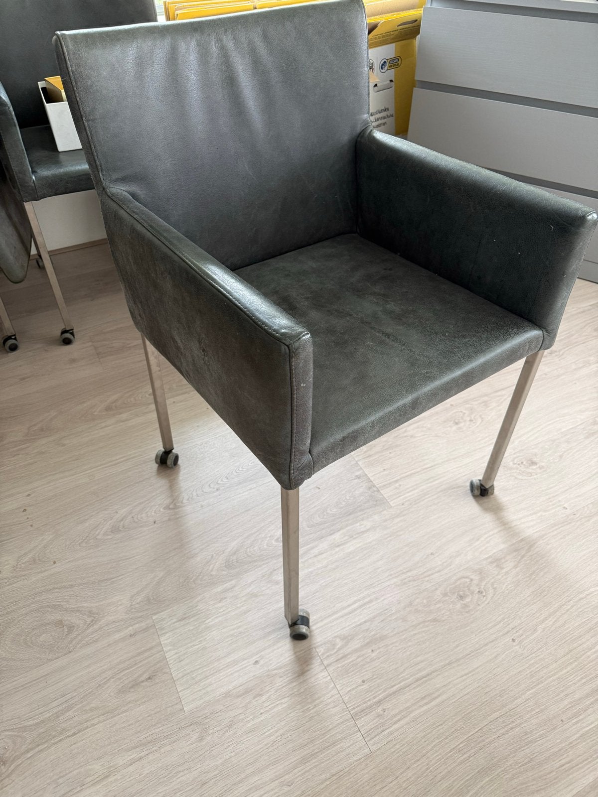 6 eetkamerstoelen op wieltjes, Ophalen, Gebruikt, Overige kleuren, Vijf, Zes of meer stoelen