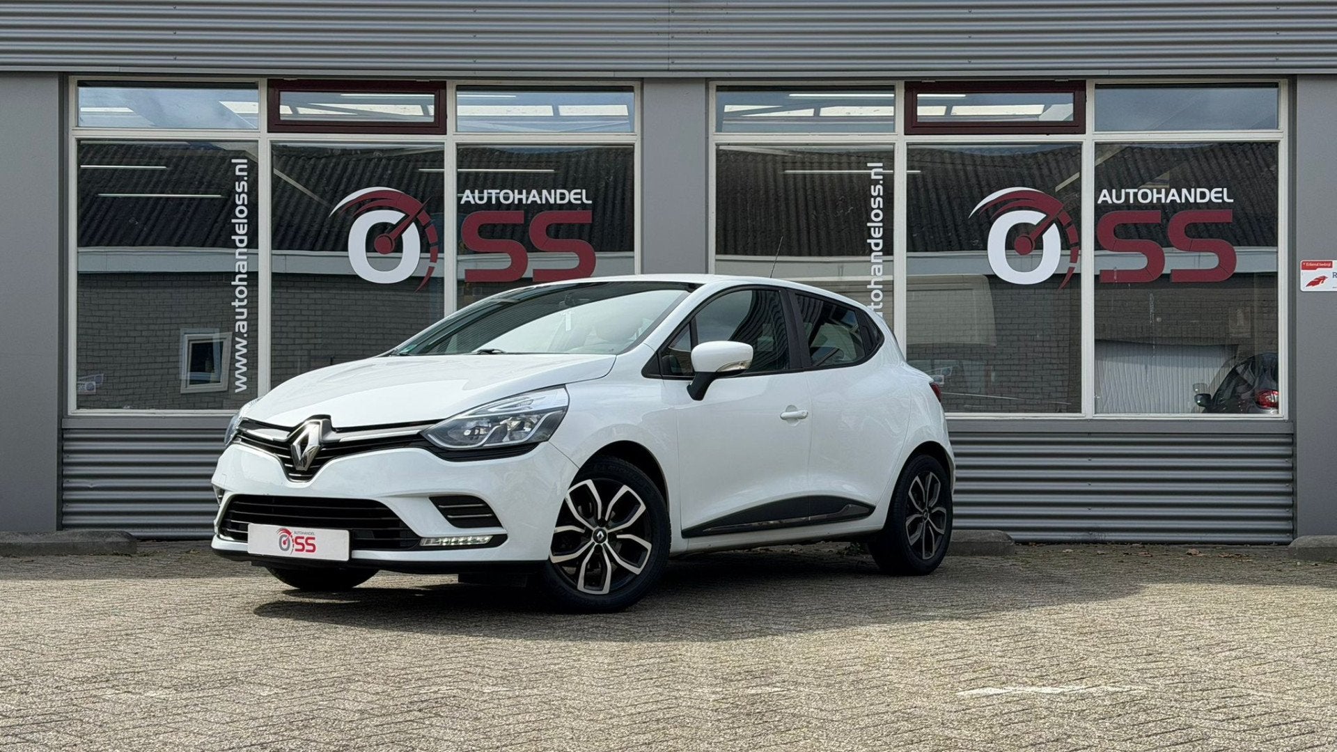 Renault Clio 0.9 TCe Zen LMV AIRCO CRUISE NAVI (bj 2017), Voorwielaandrijving, 898 cc, Gebruikt, Start-stop-systeem