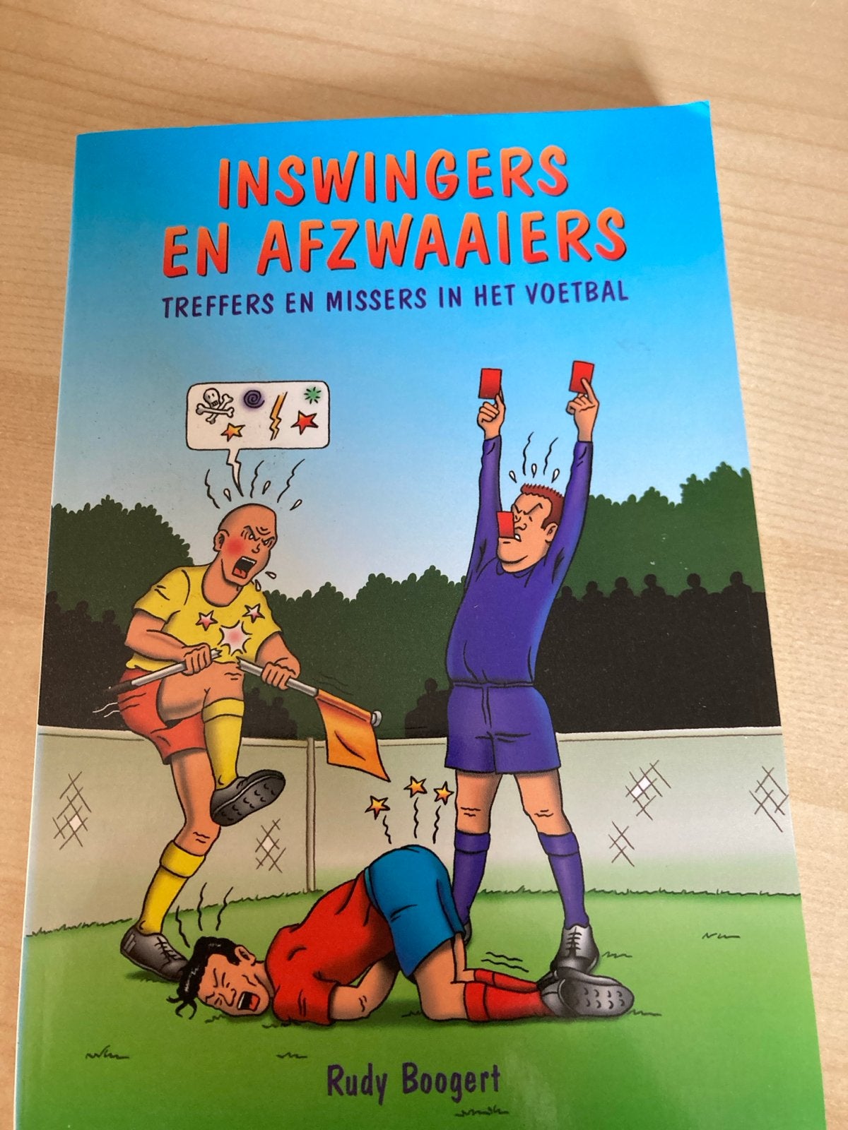 Inswingers en Afzwaaiers: Treffers en Missers in het Voetbal, Ophalen of Verzenden, Zo goed als nieuw, Balsport