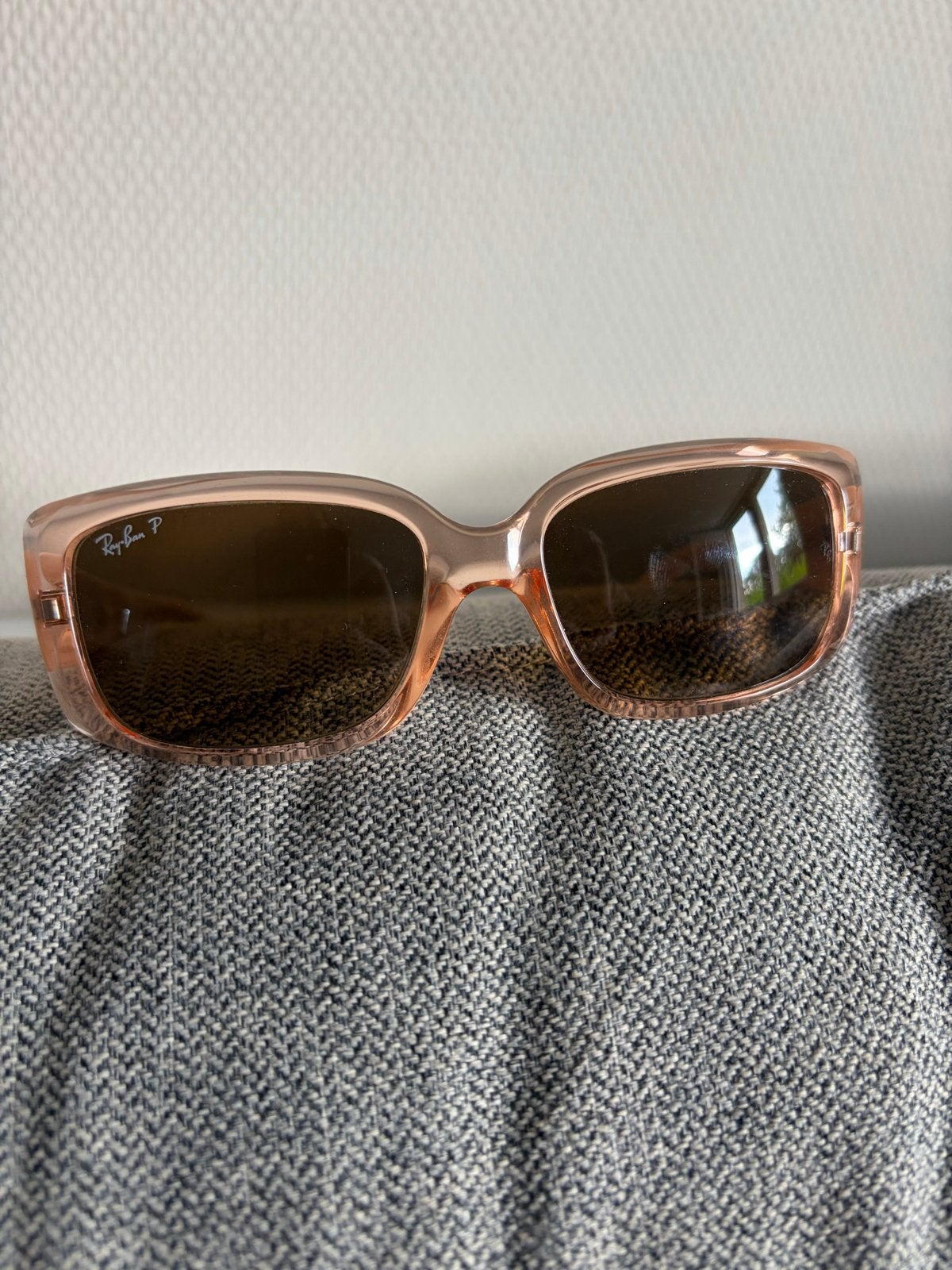 Originele Ray-Ban zonnebril - Zo goed als nieuw, Sieraden, Tassen en Uiterlijk, Zonnebrillen en Brillen | Dames, Zonnebril, Ophalen of Verzenden