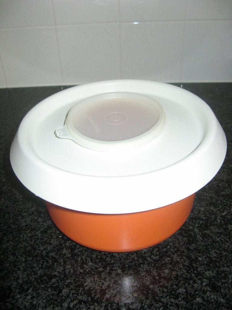 Tupperware mengkom zgan, Oranje, Ophalen of Verzenden, Zo goed als nieuw, Bak of Kom