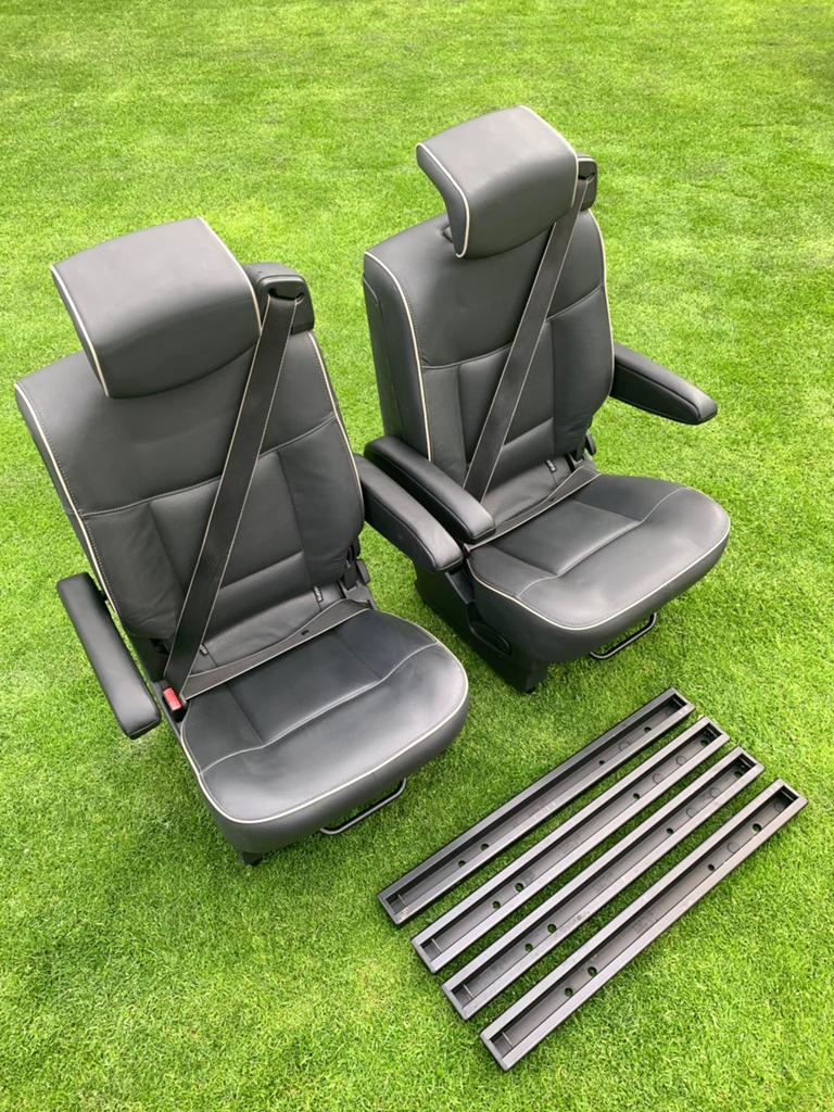 2 Leren Stoelen met gordel Zelfbouw Oldtimer,Bus,GMC,Dodge, Ophalen, Zo goed als nieuw