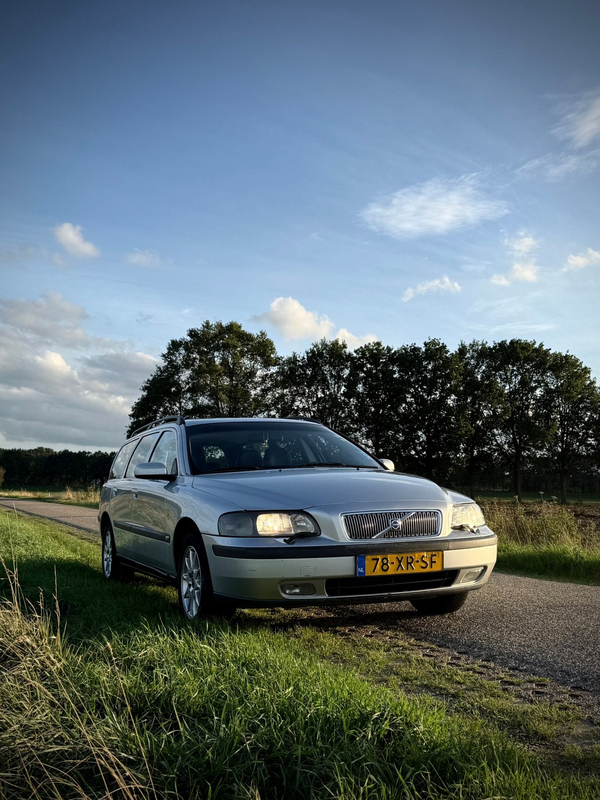 Mooie volvo V70 2.4 grijs 2004, Auto's, Zwart, Handgeschakeld, Particulier, 170 pk