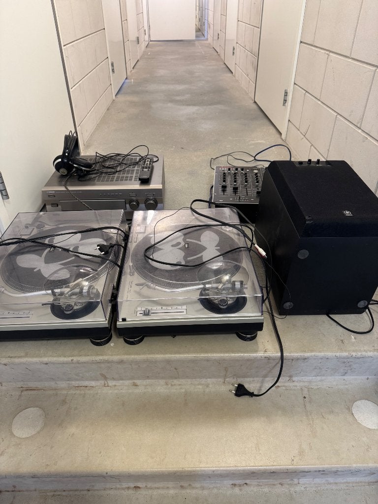 2x technics SL1200 MK2, Dj