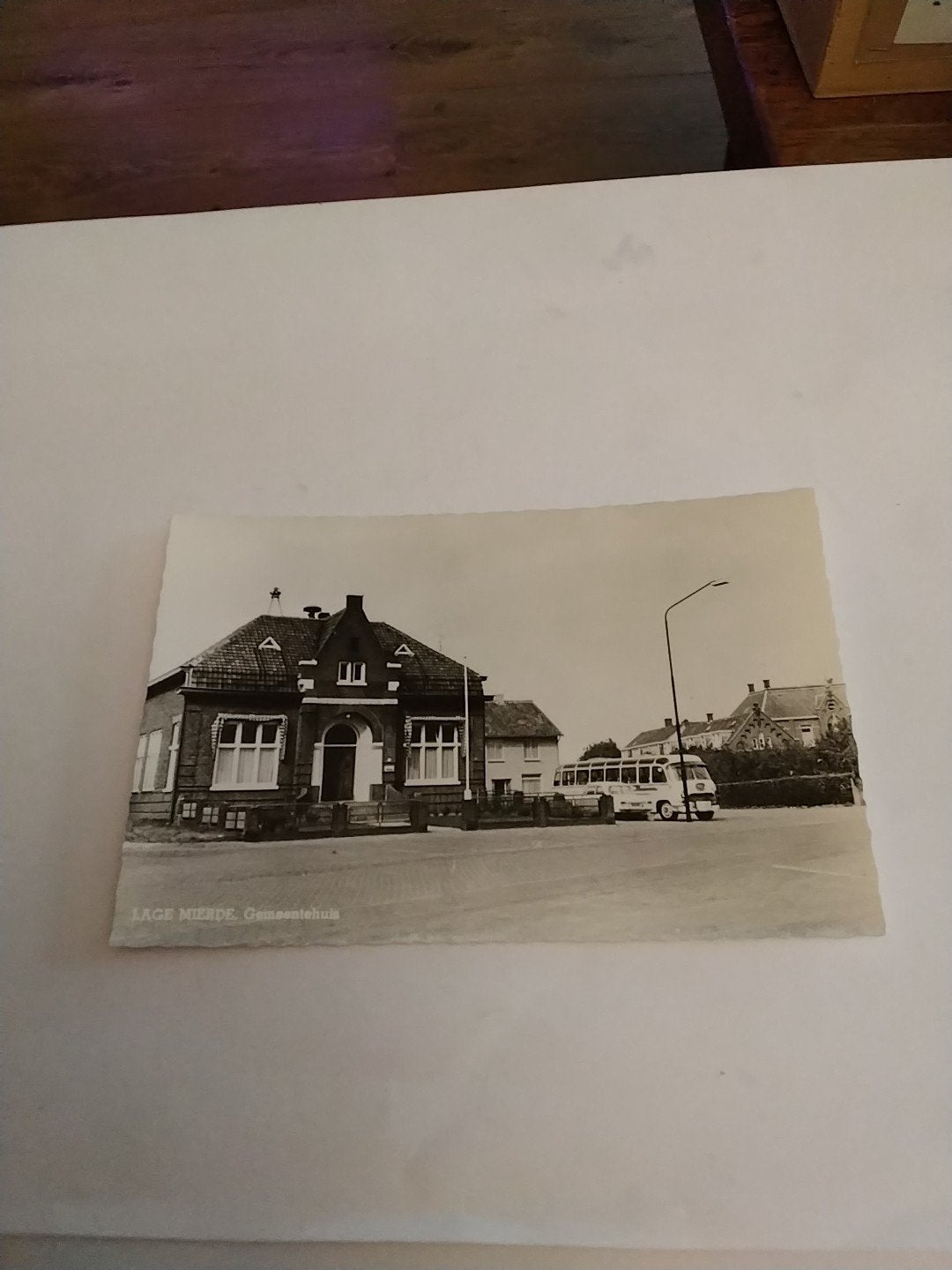 Oude ansichtkaart LAGE MIERDE, Gemeentehuis, Ophalen of Verzenden, 1960 tot 1980, Gelopen, Noord-Brabant