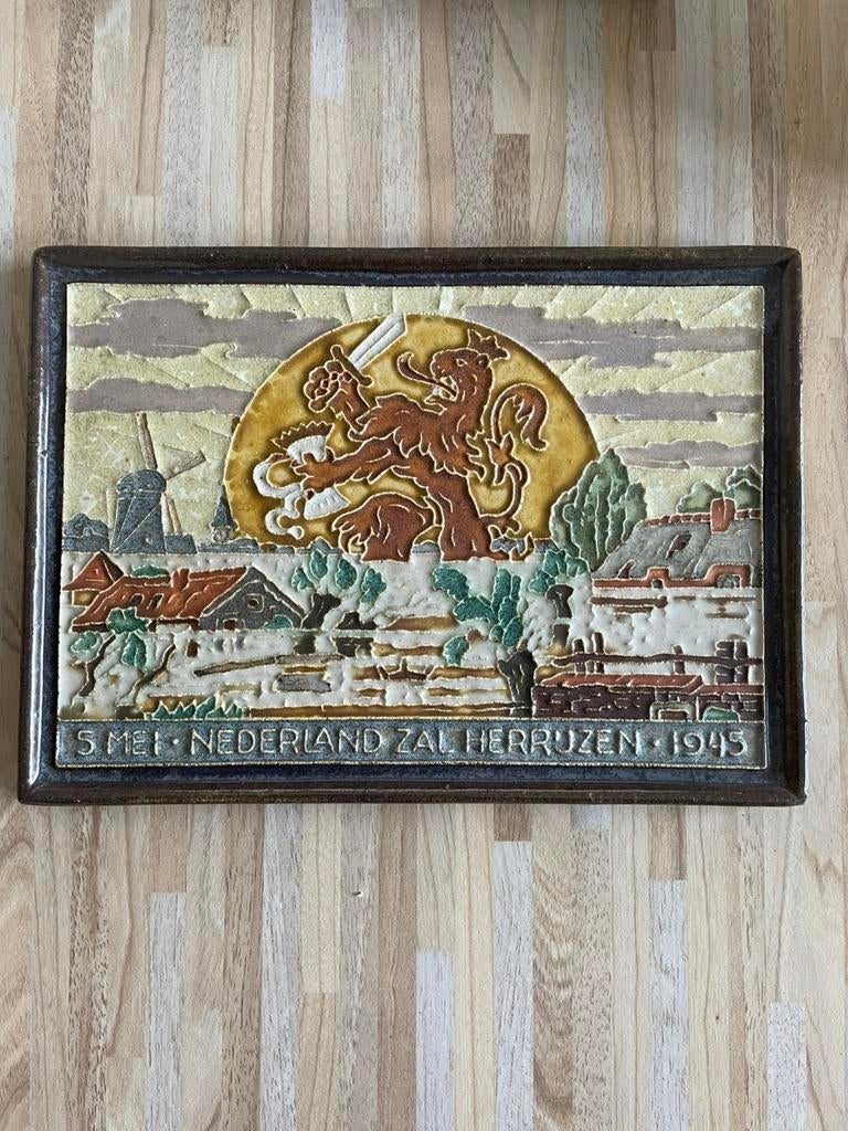 Tegel 5 mei- nederland zal herrijzen 1945, Ophalen of Verzenden, Overige soorten, Nederland, Kunstobject