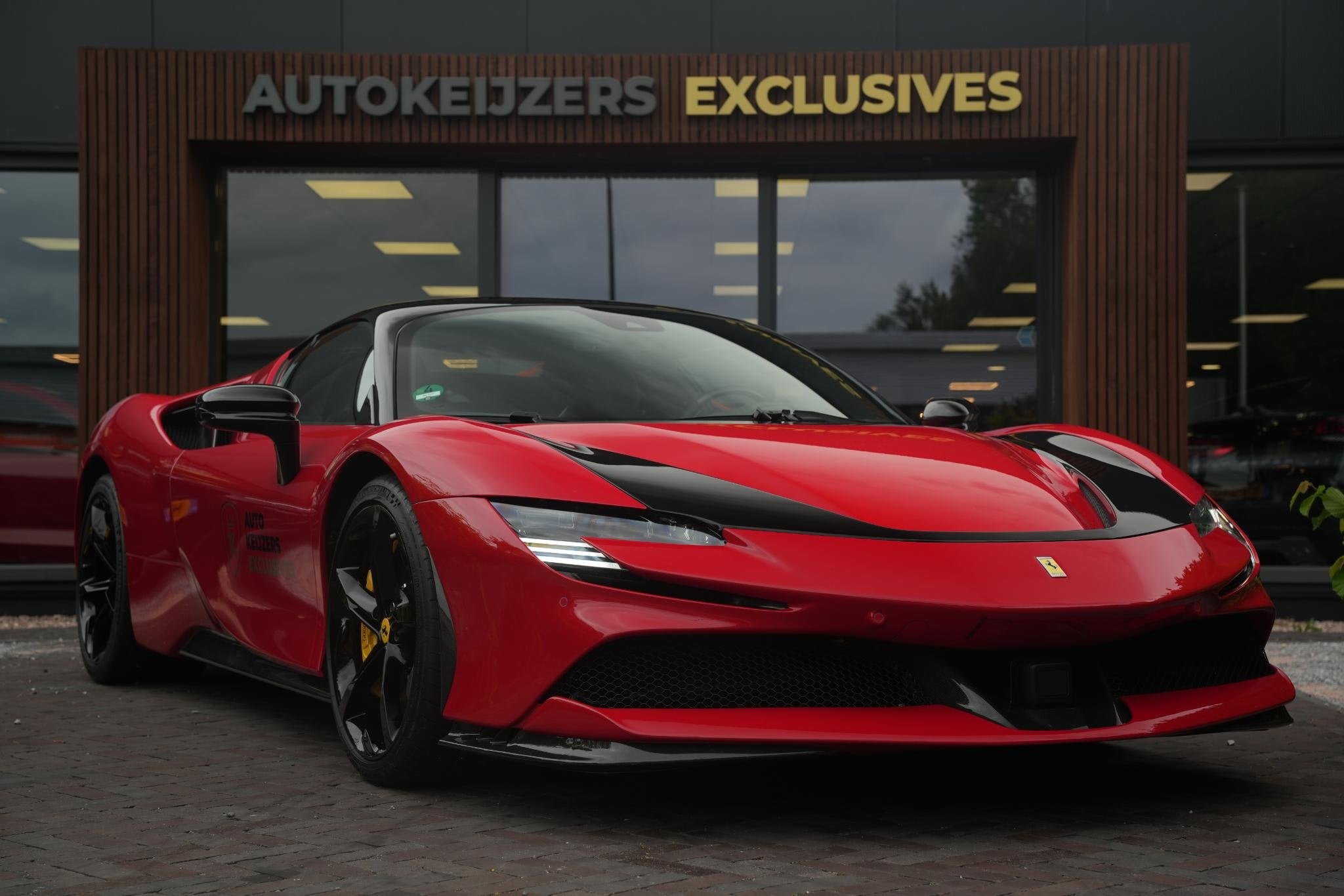 Ferrari SF90 Stradale 4.0 V8 Assetto Fiorano Fiorano Pack Ca, Auto's, Ferrari, Automaat, 8 kWh, Stof, Plug-in hybride