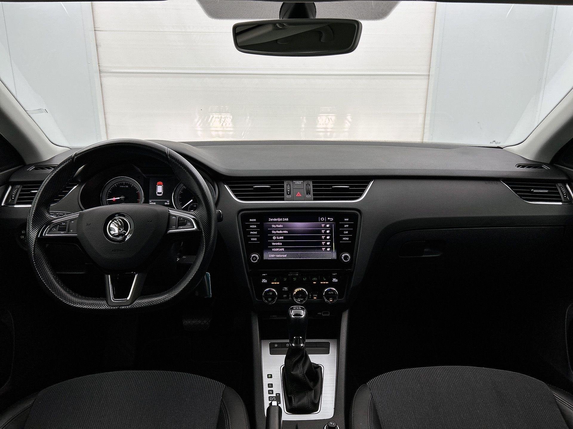 Skoda Octavia Combi 1.0 TSI Greentech Clever Edition | Autom, Auto's, Skoda, 12 maanden, Gebruikt, Zwart, Origineel Nederlands