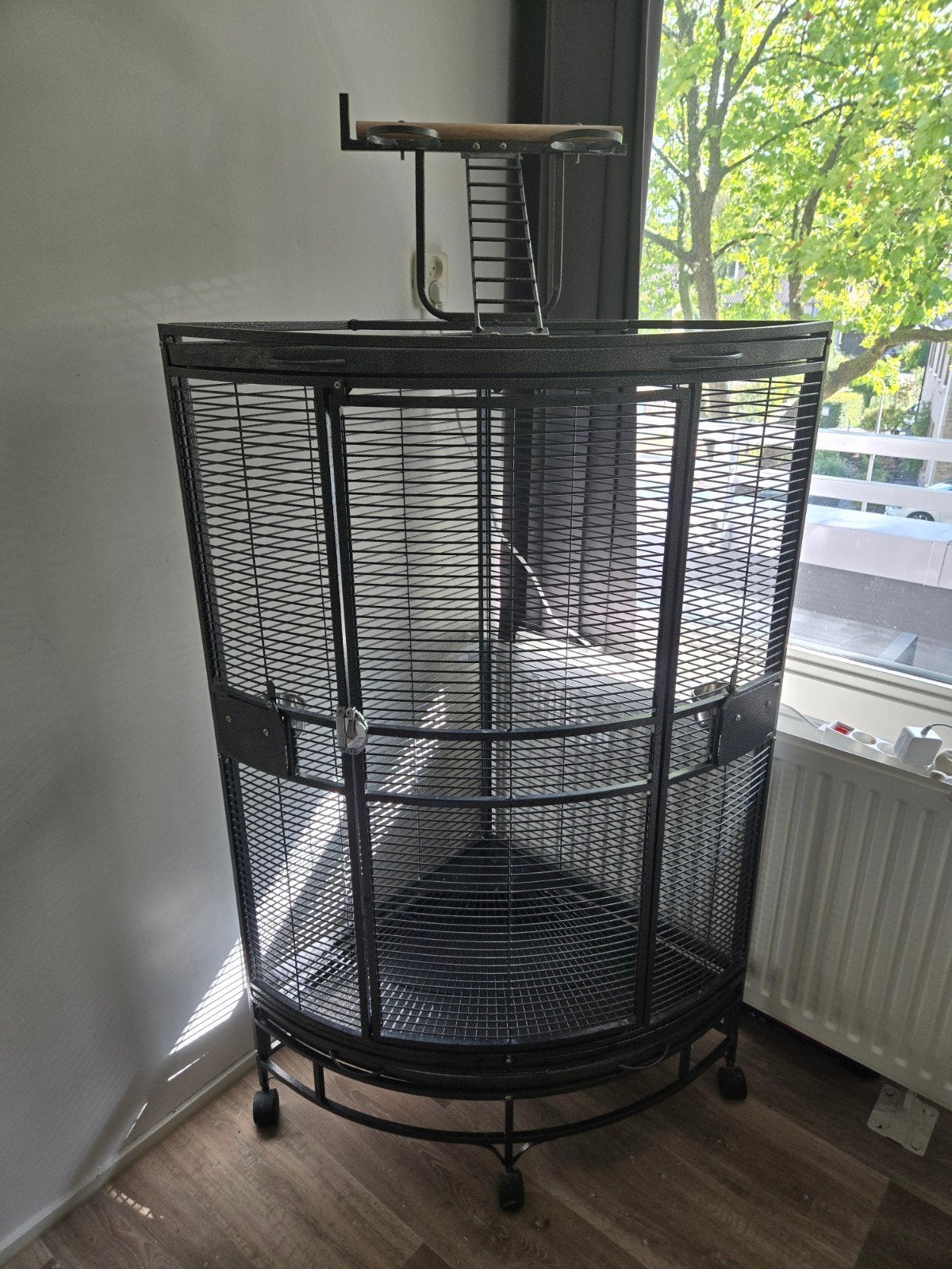 te koop hoekkooi, Ophalen of Verzenden, Gebruikt, Metaal, Vogelkooi