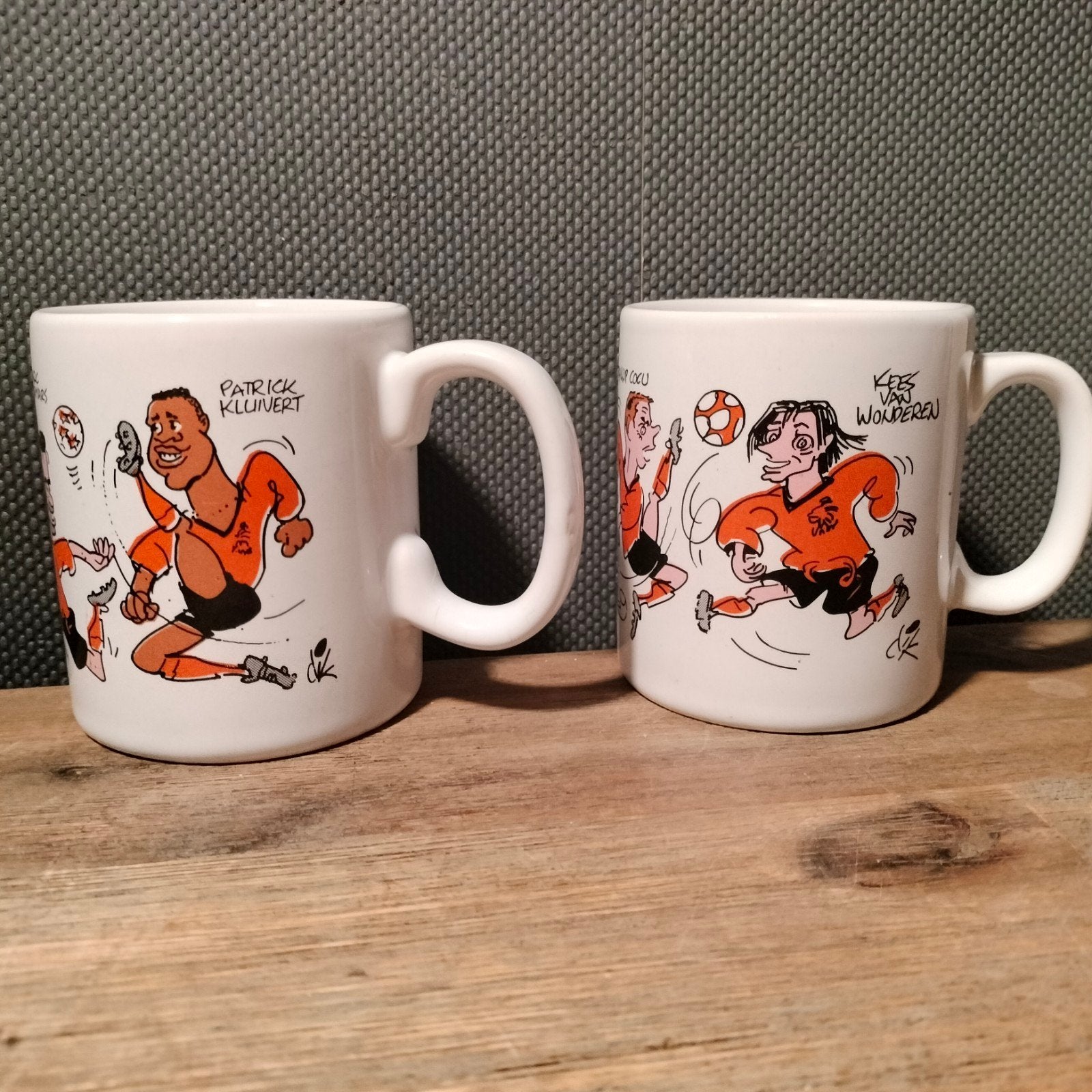 Set van 2 Oranje Leeuwen Voetbal Mokken - Vintage, Gebruikt, Overige merken, Keramiek, Vintage