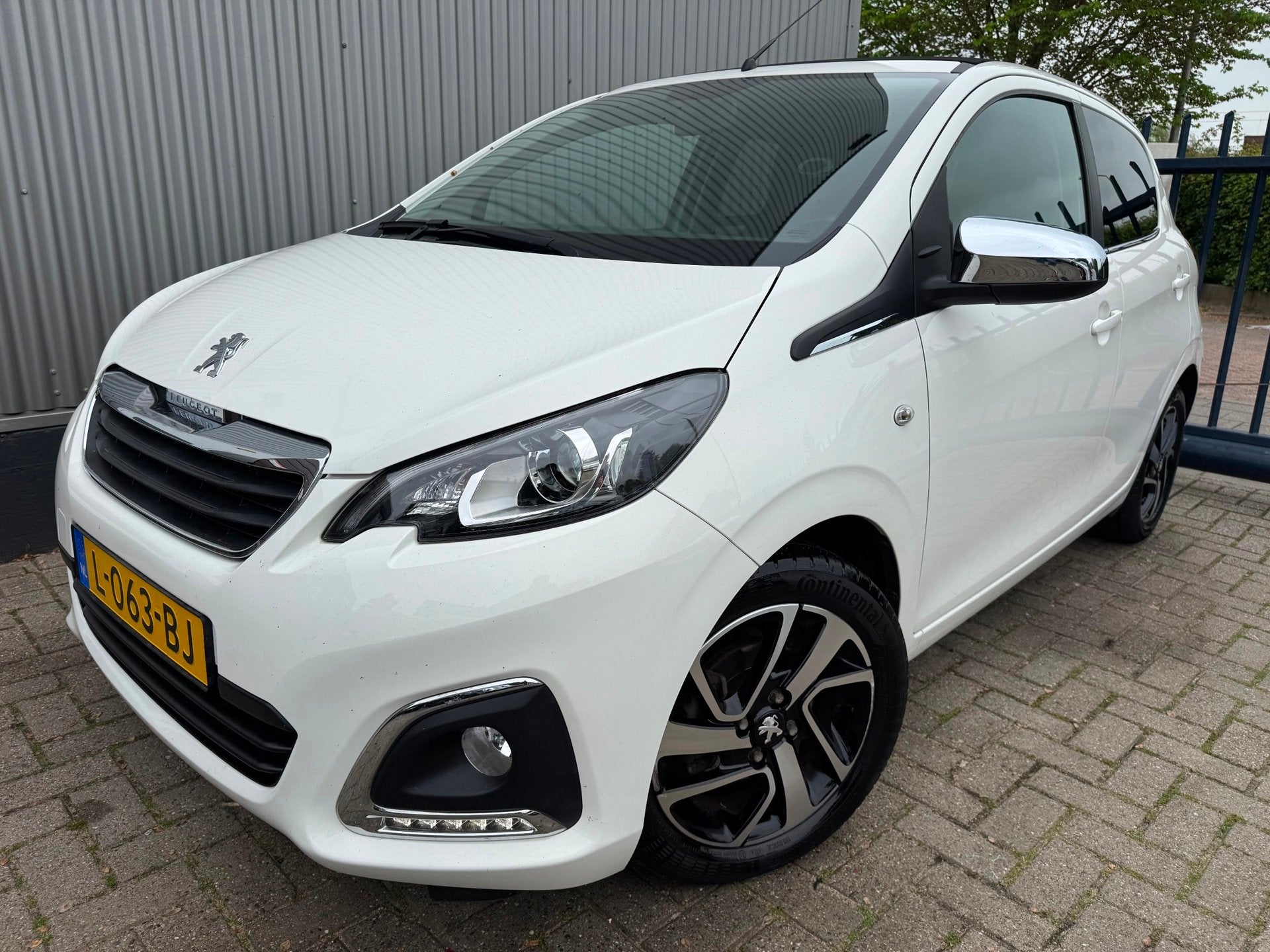 Peugeot 108 1.0 e-VTi Allure TOP! CABRIO / APPLE CAR PLAY /, Voorwielaandrijving, Dealer onderhouden, Stof, Gebruikt