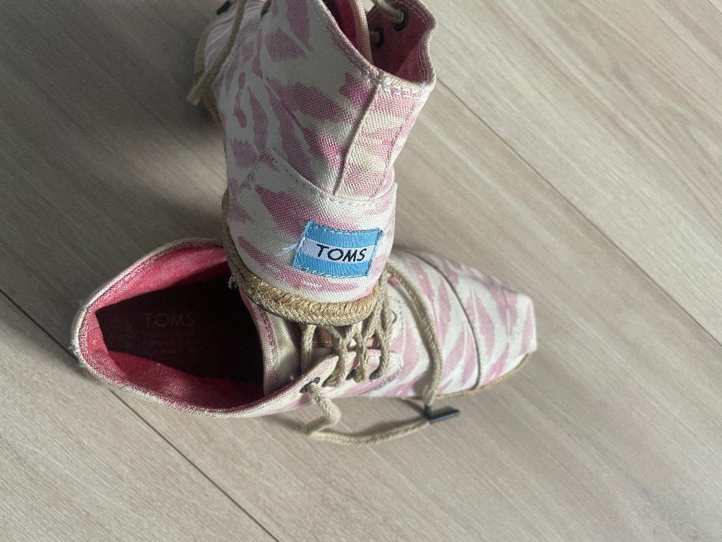 Toms schoenen dames maat 7,5, Instappers, Ophalen of Verzenden, Toms, Roze