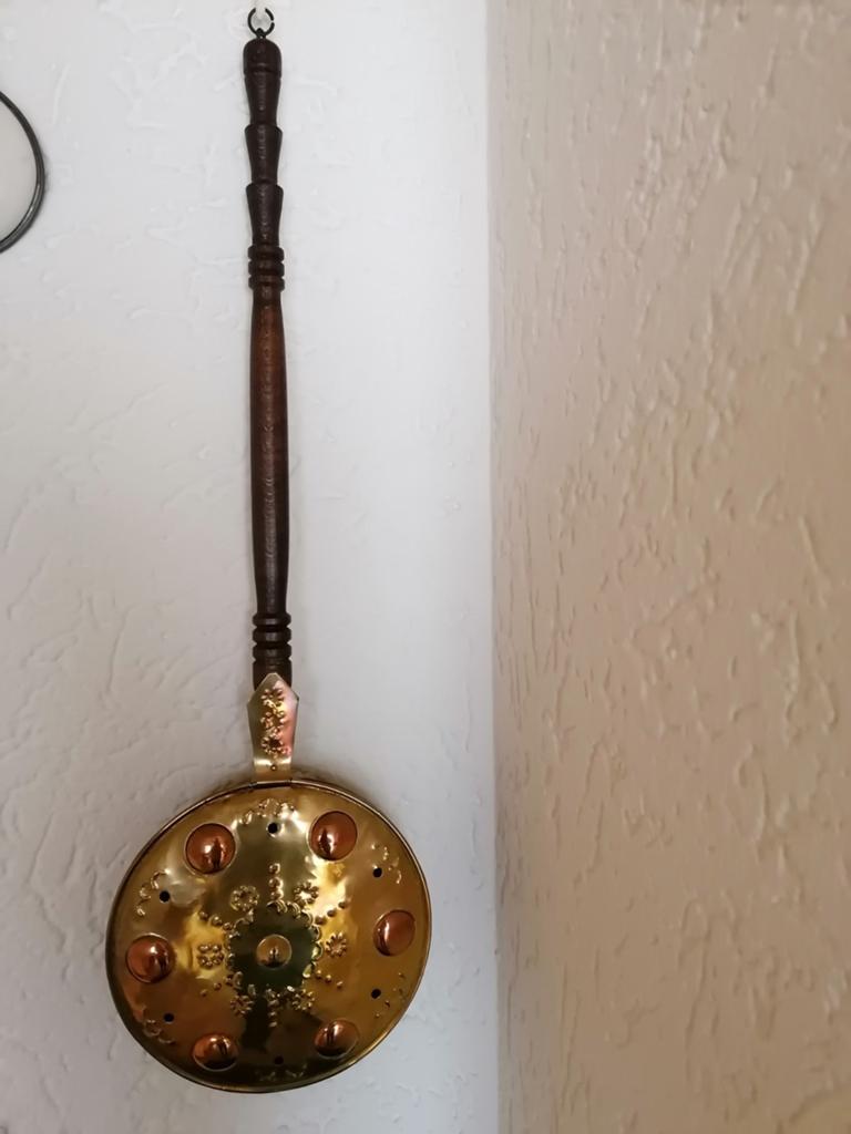 Antieke Koperen Beddenpan met Houten Handvat - 90 cm, Antiek en Kunst, Ophalen, Koper