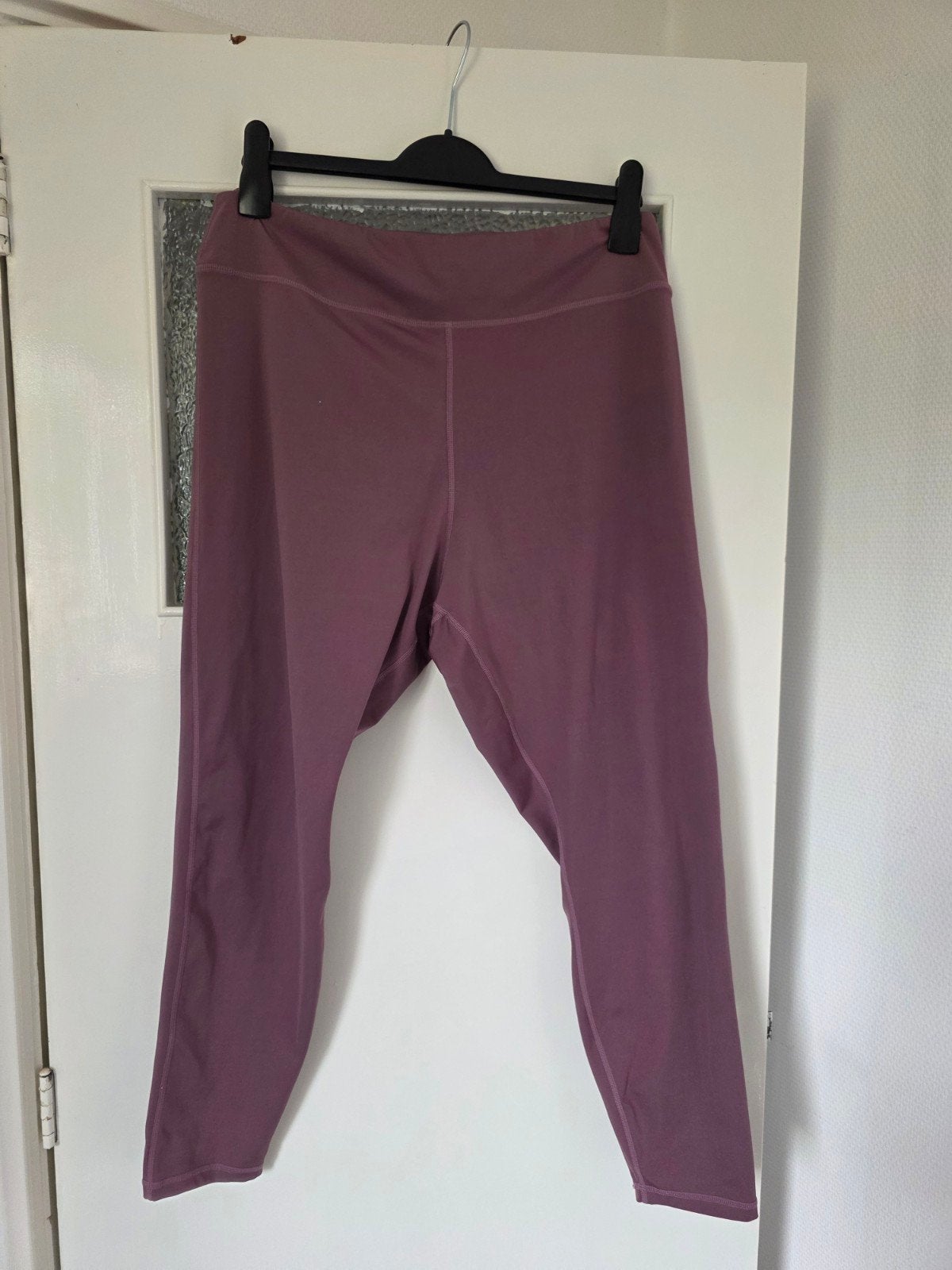 Comfortabele paarse sportlegging (M/L), Maat 38/40 (M), Paars, Ophalen of Verzenden, Gedragen