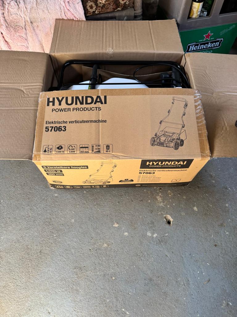 Hyundai HYSC1500E Verticuteermachine - Nieuw in doos, Ophalen, Nieuw, Elektrisch