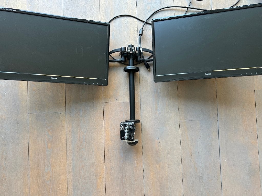 twee Iiyama 22 inch monitoren op beugel, gratis 3e monitor, Computers en Software, Monitoren, Ophalen, Gebruikt, HDMI, Ilyama