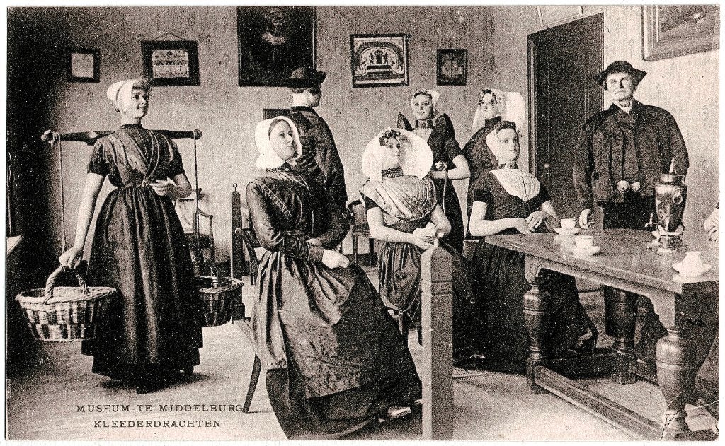 Middelburg,Klederdrachten in Museum no.70, ongelopen,ca.1925, Verzenden, 1920 tot 1940, Ongelopen, Zeeland