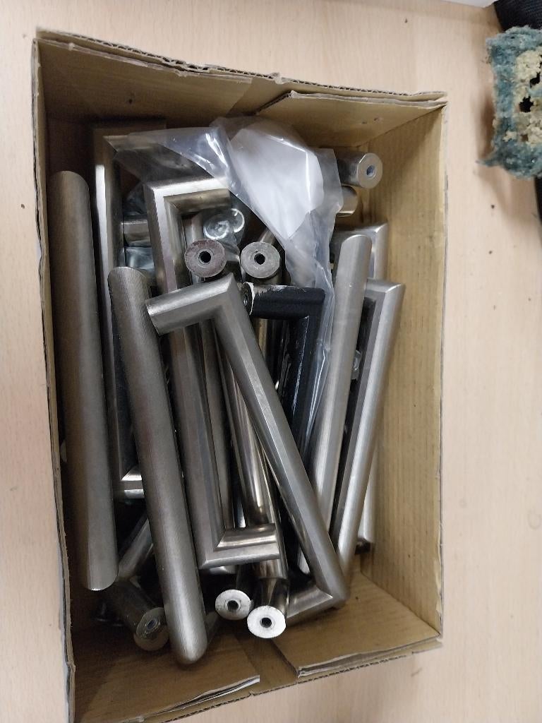diverse deur knoppen en handvatten, Doe-het-zelf en Verbouw, Hang- en Sluitwerk, Ophalen, Zo goed als nieuw, Overige materialen