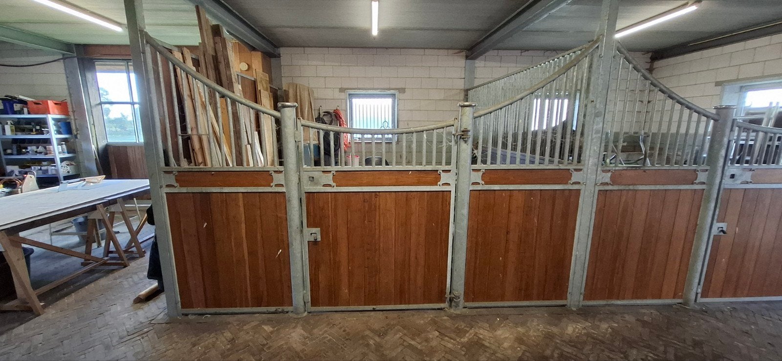 Te koop van der Veer paardenstallen 2 of 4 stuks, Ophalen, Gebruikt