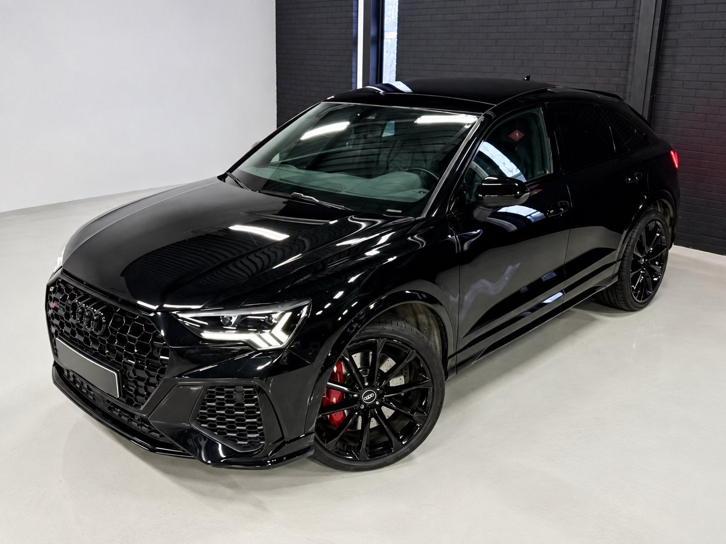 Audi RS Q3 2.5 TFSI quattro 400PK | Pano | Sonos | Bomvol, Auto's, Automaat, Zwart, Vierwielaandrijving, Particulier