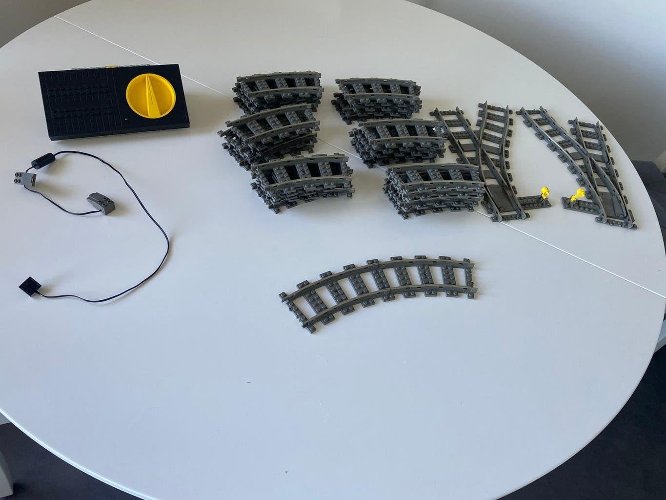 Lego 9 volt trein onderdeel uit de jaren 80 als in 1 koop, Overige thema's, Lego, Overige typen, Ophalen of Verzenden