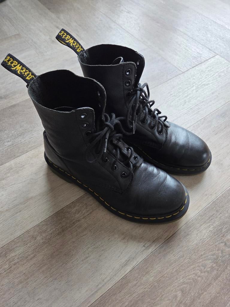 Dr.Martens 40, Ophalen of Verzenden, Zo goed als nieuw, Zwart