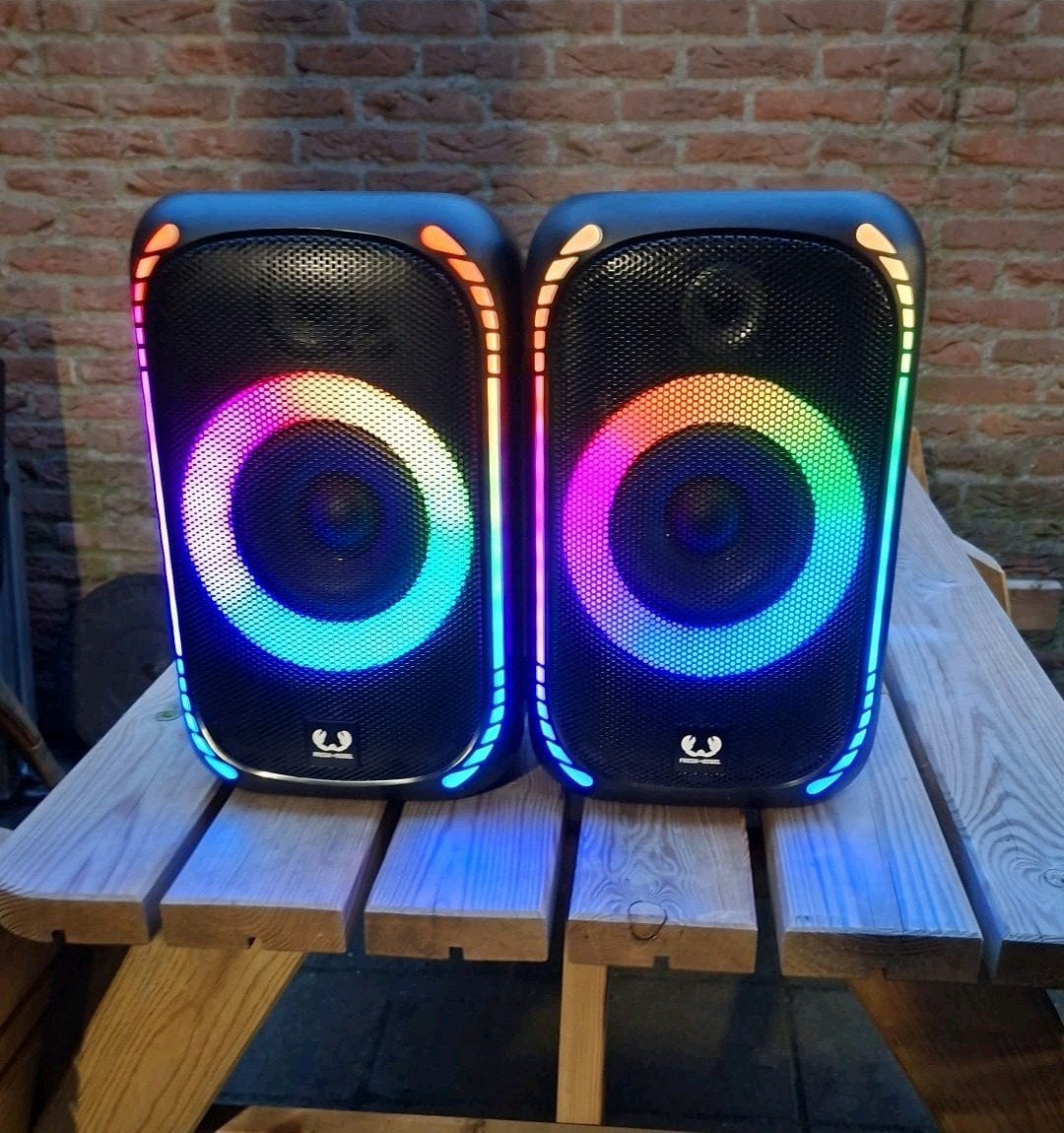Fresh'n Rebel Party Loud M. 1 stuks, AUX-ingang, Verzenden, Zo goed als nieuw, Party speaker