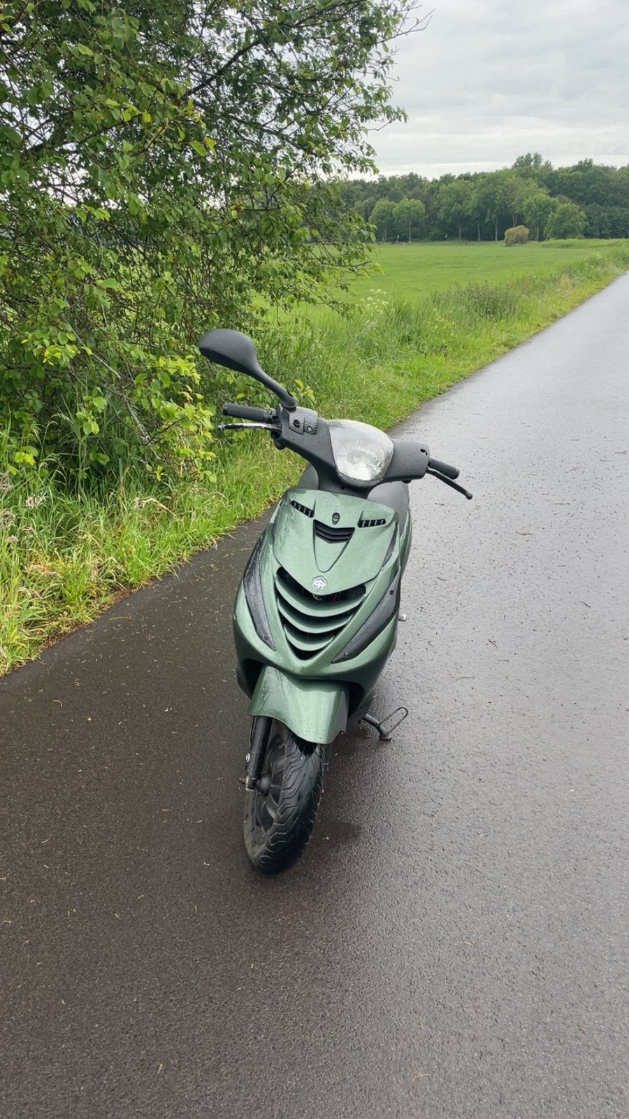 Piaggio zip 50cc 4t, Fietsen en Brommers, Scooters | Piaggio, Zo goed als nieuw, Zip, Maximaal 45 km/u, Benzine, Ophalen